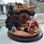 Leuk tafereeltje van de kerstman bij de haard met licht., Diversen, Kerst, Ophalen of Verzenden, Nieuw