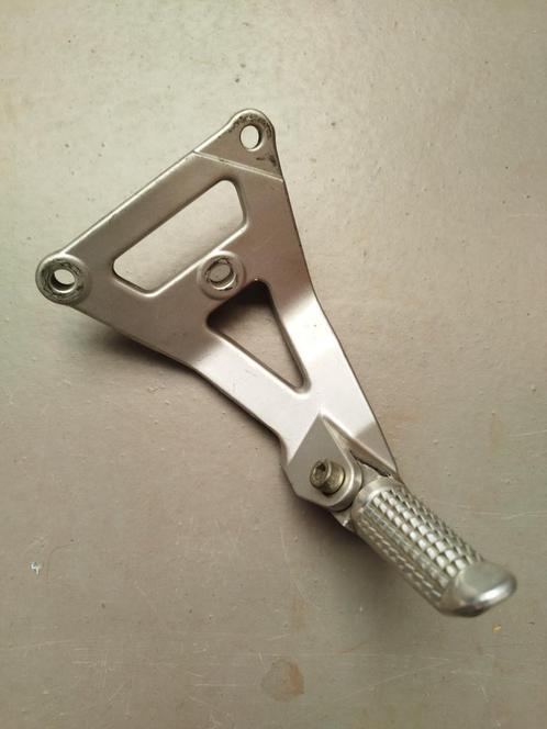 Schetsplaat voetsteun Suzuki GSXR750W gsxr 750 W links, Motoren, Onderdelen | Suzuki, Gebruikt, Ophalen of Verzenden