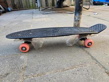Skateboard te koop beschikbaar voor biedingen