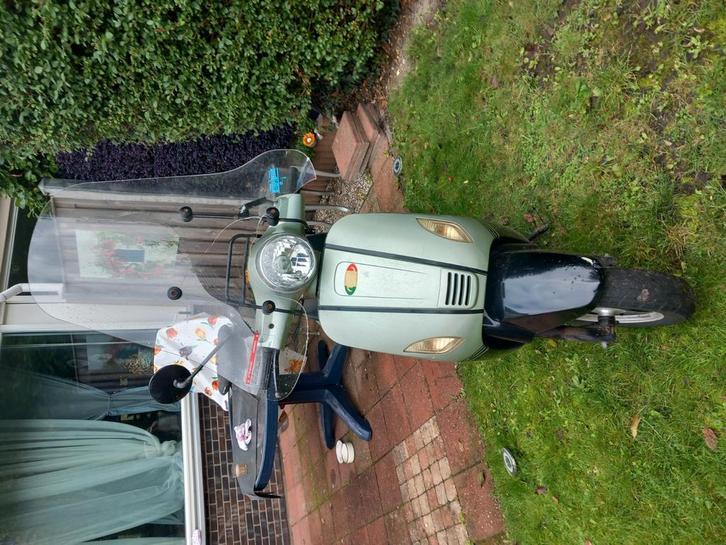 Iva lux 50, Fietsen en Brommers, Snorfietsen en Snorscooters, Zo goed als nieuw, Overige merken, Benzine, Ophalen