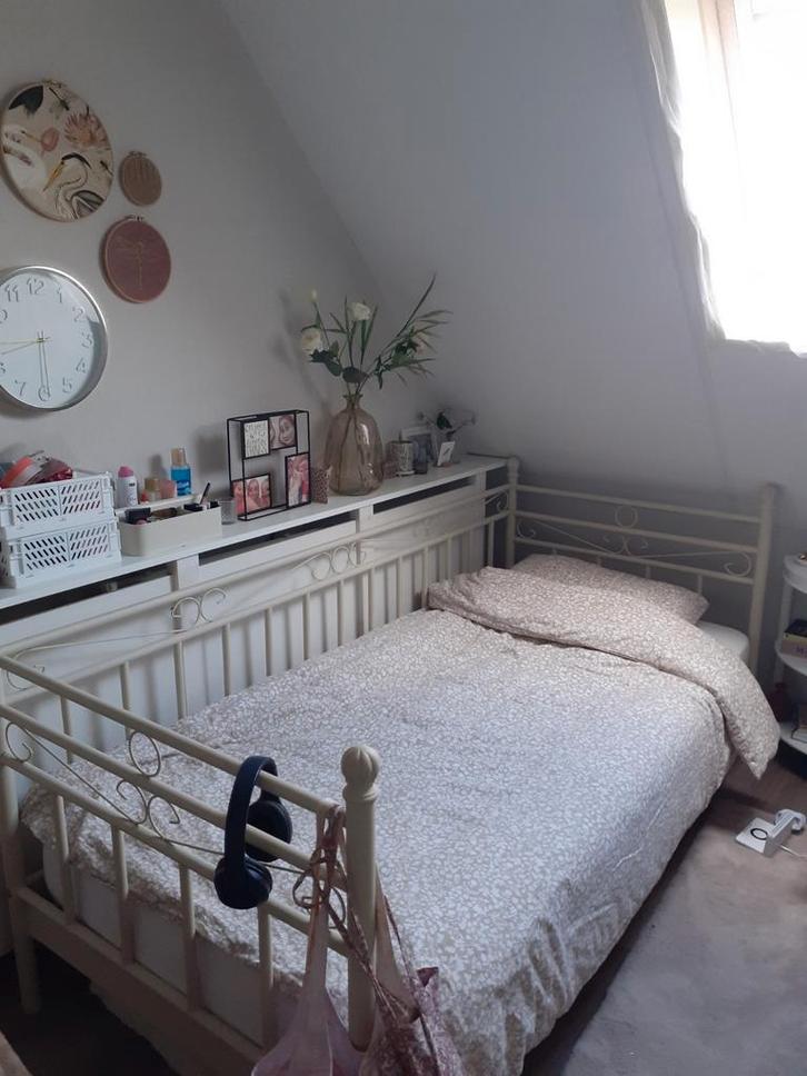 Eenpersoonsbed met lattenbodem, Huis en Inrichting, Slaapkamer | Bedden, Gebruikt, Eenpersoons, 90 cm, 200 cm, Metaal, Wit, Ophalen