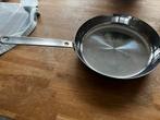 Pan 28cm (stainless steel), Huis en Inrichting, Keuken | Potten en Pannen, Ophalen, Zo goed als nieuw, Koekenpan of Braadpan