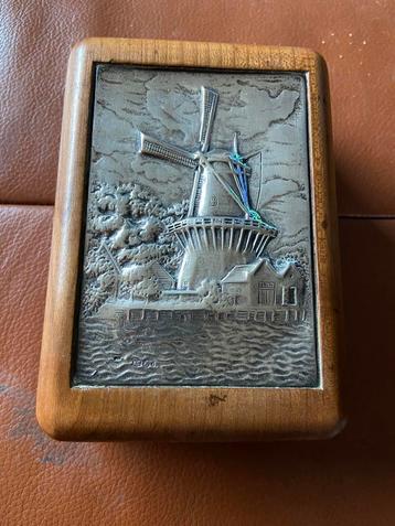 Zilveren plaqette op houten doos 84 gram zilver. beschikbaar voor biedingen