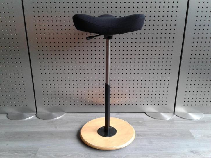 Variér (Stokke) Move (Medium) (Zwart), Zeer Mooi!, Huis en Inrichting, Bureaustoelen, Zo goed als nieuw, Bureaukruk, Zwart, Ergonomisch