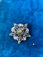 Vintage broche, Sieraden, Tassen en Uiterlijk, Broches, Ophalen of Verzenden, Zo goed als nieuw, Overige materialen