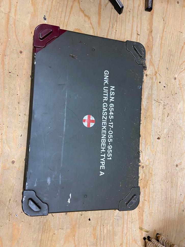 Legerkist - Maat 58 - Gasziekenbeh. Type A, Verzamelen, Militaria | Algemeen, Overige soorten, Kist of Geocache, Nederland, Ophalen of Verzenden