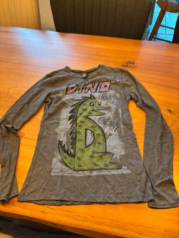 Mooie Dino shirt mt 164 beschikbaar voor biedingen