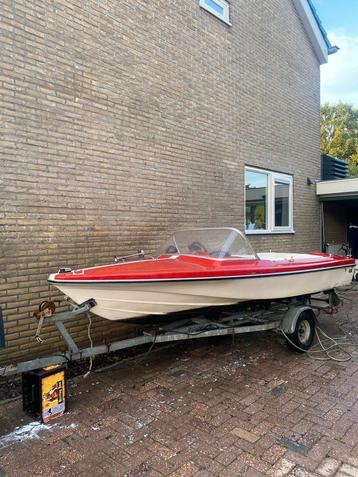 Vega 405 speed/tour boot in zeer nette staat beschikbaar voor biedingen