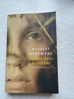 Nicolet Steemers - Zachte heelmeesters, Boeken, Ophalen of Verzenden, Zo goed als nieuw, Nicolet Steemers