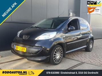 Peugeot 107 1.0-12V XS 5-Drs Airco Nieuwe APK beschikbaar voor biedingen
