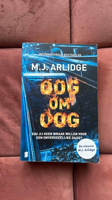 M.J. Arlidge - Oog om oog beschikbaar voor biedingen