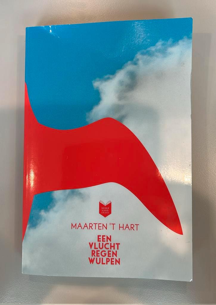 Maarten ‘t Hart - Een vlucht regenwulpen (GROTE LETTERS), Boeken, Romans, Nederland, Ophalen of Verzenden