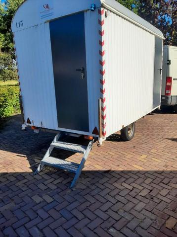 schaftkeet bouwkeet schaftwagen pipowagen toilet B&B camping beschikbaar voor biedingen