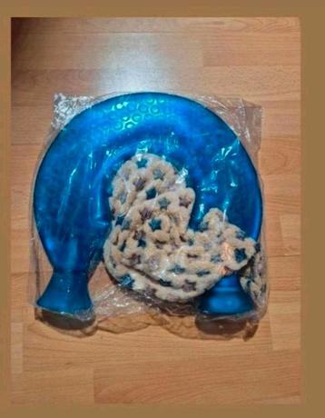 Warm water nekkruik met beschermhoes. Nieuw  beschikbaar voor biedingen