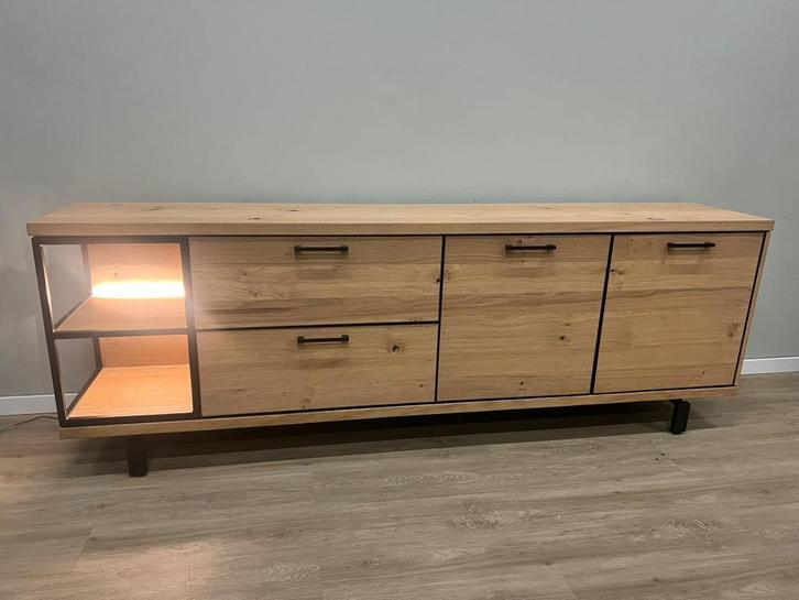 Ridgefield dressoir 230 cm Henders en Hazel €899,-, Huis en Inrichting, Lampen | Vloerlampen, Minder dan 100 cm, Ophalen of Verzenden