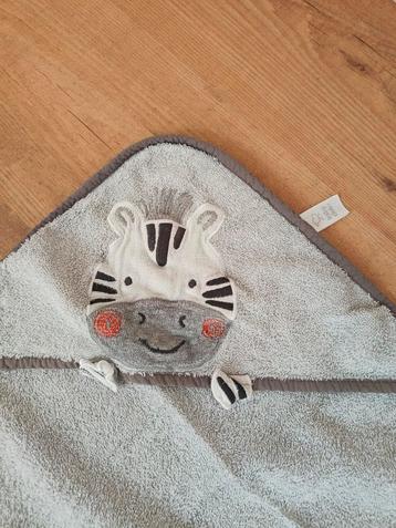 3 mooie badcapes (1 van Koeka) beschikbaar voor biedingen