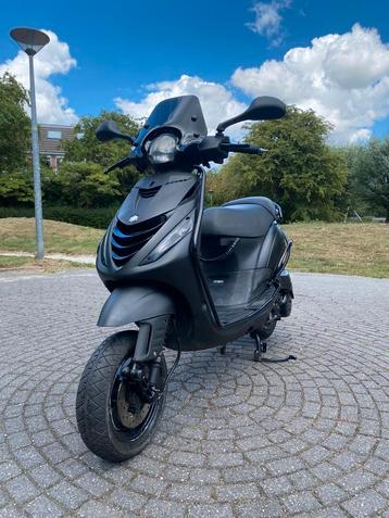 Zeer nette piaggio zip 4t 50cc brom beschikbaar voor biedingen