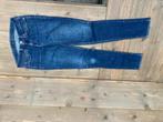 Levi’s jeans dames. W27. L32. Kleur blauw slight curve, Blauw, W27 (confectie 34) of kleiner, Levi’s, Zo goed als nieuw