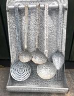 Vintage jaren ‘50 grijs gewolkt emaille lepelrek & lepels, Ophalen