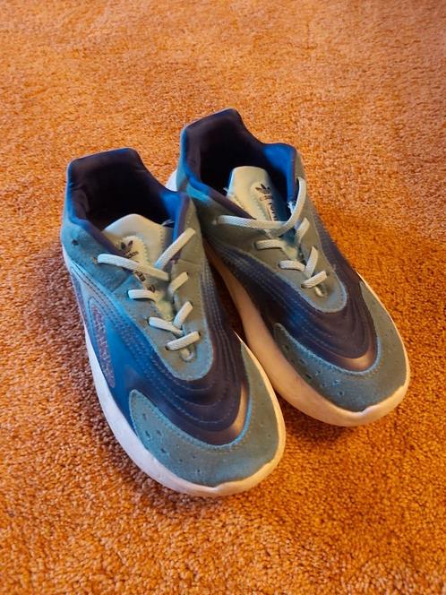 Adidas schoenen!, Kinderen en Baby's, Kinderkleding | Schoenen en Sokken, Zo goed als nieuw, Schoenen, Jongen of Meisje, Ophalen of Verzenden