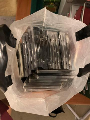 Partij lege cd hoesjes beschikbaar voor biedingen
