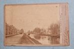 56) FOTO DRENTSCHE HOOFDVAART ASSEN -J.G.KRAMER GRONINGEN, Gebruikt, Foto, Ophalen of Verzenden, Voor 1940