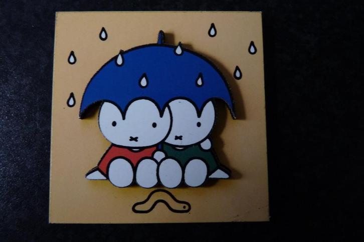 Nieuw houten 3d Nijntje magneet paraplu 7.5 x 7.5 cm, Verzamelen, Overige Verzamelen, Nieuw, Ophalen of Verzenden