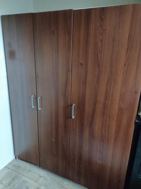 Kledingkast - is uit elkaar. GRATIS!, Huis en Inrichting, Kasten | Kledingkasten, Gebruikt, 150 tot 200 cm, 100 tot 150 cm, 25 tot 50 cm