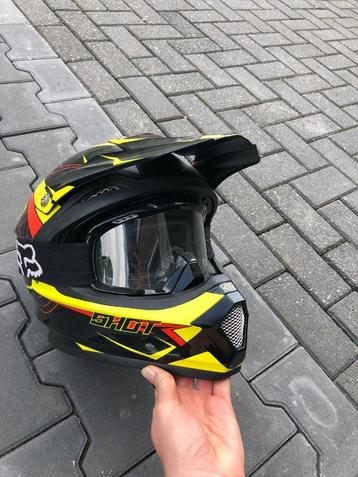 Leuke helm incl. bril beschikbaar voor biedingen