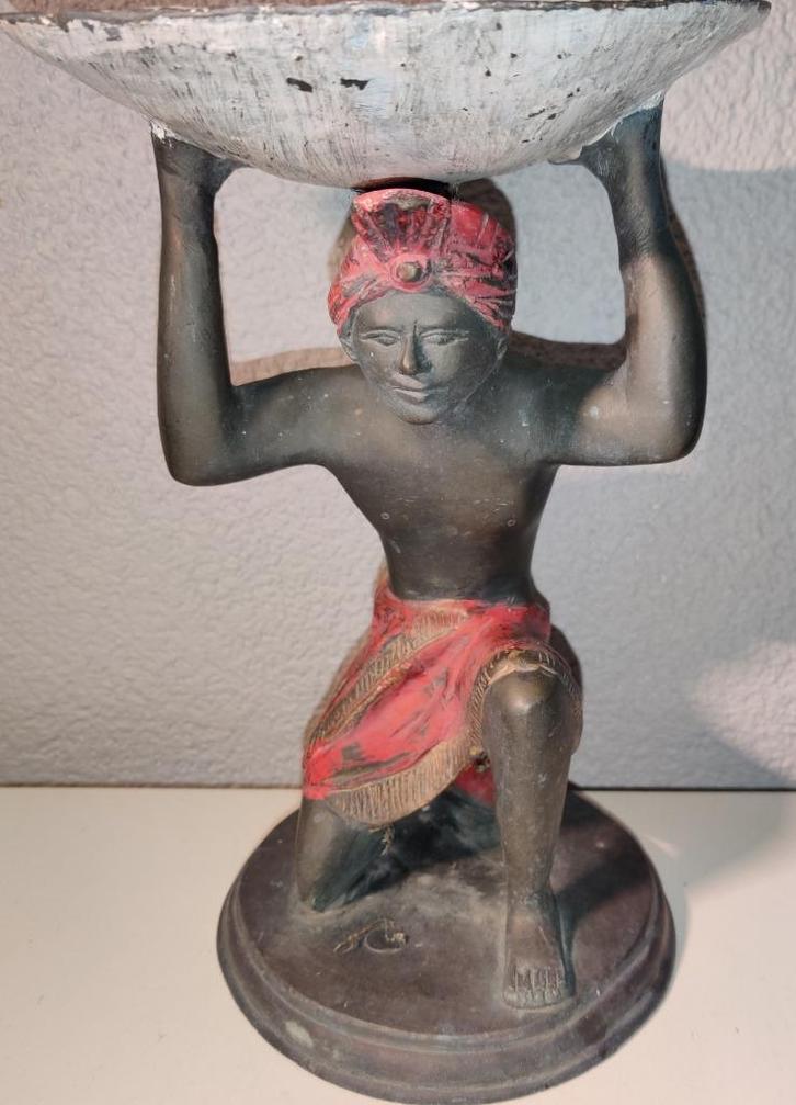 Antieke zwaar bronzen beeld die een schelp omhoog houdt, Antiek en Kunst, Antiek | Koper en Brons, Brons, Ophalen