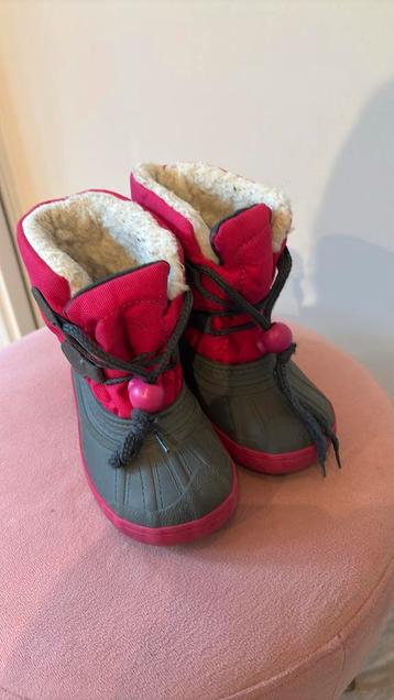 Stups snowboots maat 22/23 beschikbaar voor biedingen