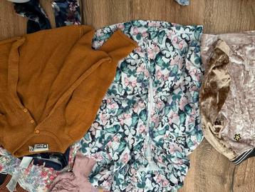 Meisjeskleding Maat 92 beschikbaar voor biedingen