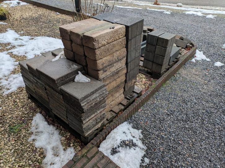 Stenen, blokken, tegels en stoepbanden - diverse materialen, Tuin en Terras, Tegels en Klinkers, Gebruikt, Klinkers, Beton, Minder dan 5 m²
