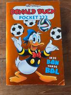 Donald Duck Pocket 222 In de Ban van de Bal, Eén stripboek, Ophalen of Verzenden, Zo goed als nieuw