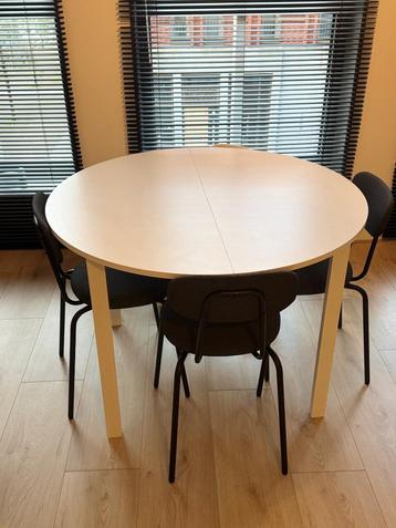 IKEA VIHALS Dining Table with 3 Chairs beschikbaar voor biedingen