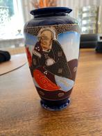 Chinese vaas, 19 cm hoog, Antiek en Kunst, Ophalen of Verzenden