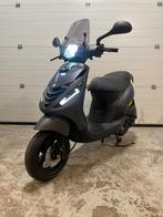 Piaggio zip | 80CC | brom | lage km stand | inruil mogelijk, Fietsen en Brommers, Scooters | Piaggio, Ophalen, Piaggio, Piaggio