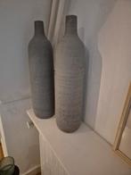 Twee betonnen vazen, Ophalen of Verzenden, Zo goed als nieuw, Glas, Minder dan 50 cm