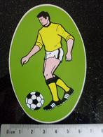 sticker voetballer vintage voetballen bal gras veld, Verzenden, Zo goed als nieuw, Sport