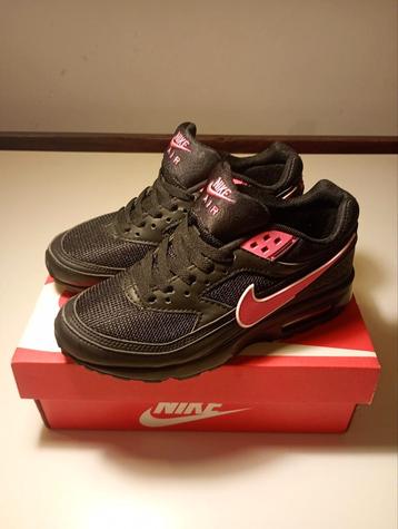 Nike Air Max Classic maat 36 beschikbaar voor biedingen