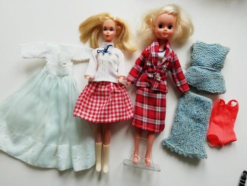 Twee Barbiepoppen Mattel 1966, Fleur extra kleertjes, Verzamelen, Poppen, Gebruikt, Kleertjes, Ophalen of Verzenden