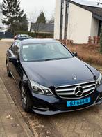 Mercedes-Benz E-Klasse 2.2 CDI E220 Sedan AUT 2015 Blauw, Auto's, Mercedes-Benz, Achterwielaandrijving, 4 cilinders, Blauw, Leder en Stof