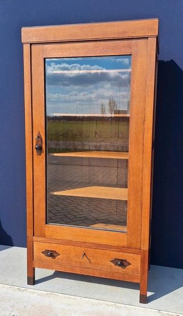 Art Deco style vintage vitrine kast, eiken kast met glasdeur beschikbaar voor biedingen