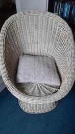 Rieten kuipstoel, Huis en Inrichting, Stoelen, Ophalen, Zo goed als nieuw, Bruin, Eén