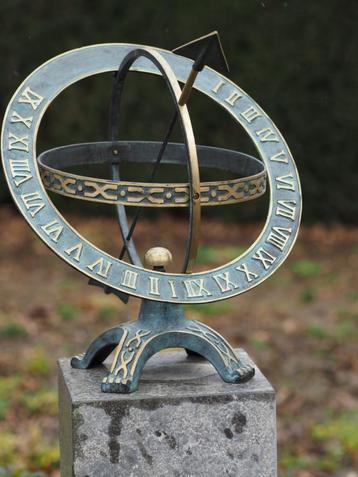 bronzen ZONNEWIJZER / geen verzendkosten beschikbaar voor biedingen