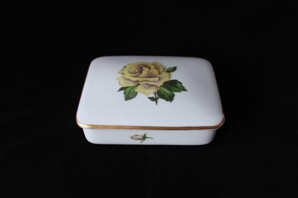 Vintage Duits KPM porseleinen deksel doos, Ophalen of Verzenden