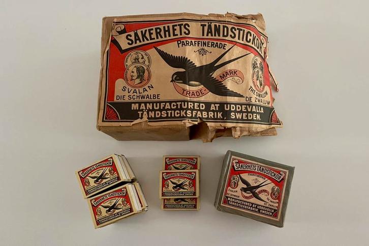 Lucifers Zwaluw, Verzamelen, Rookartikelen, Aanstekers en Luciferdoosjes, Ophalen of Verzenden