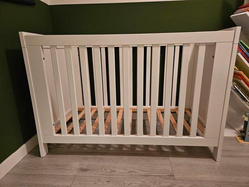 Driedelige babykamer - wit en blank hout, Kinderen en Baby's, Kinderkamer | Commodes en Kasten, Ophalen