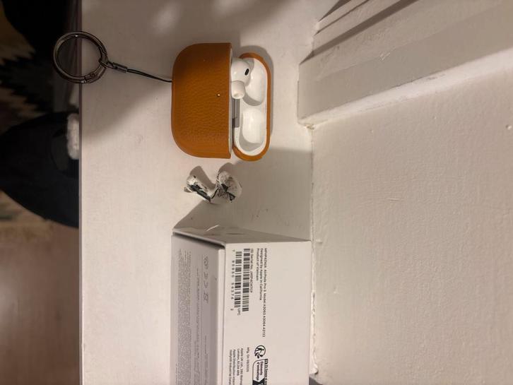 AirPods Pro 3 (Links) + Case + Apple care + option, Audio, Tv en Foto, Koptelefoons, Gebruikt, Overige merken, Draadloos, Ophalen of Verzenden