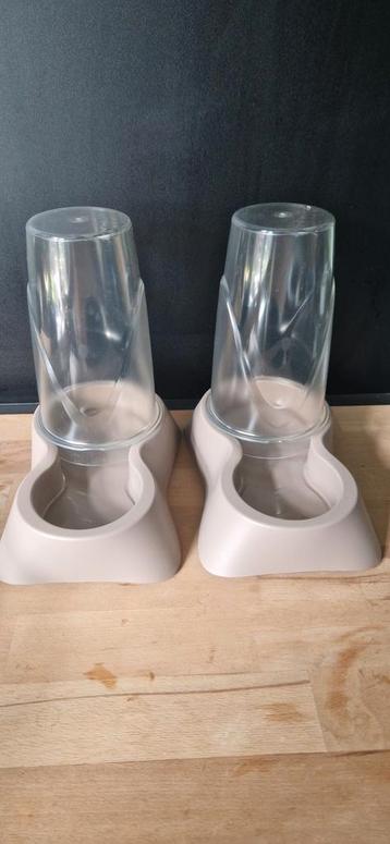 Feeder voor kat of klein hondje  beschikbaar voor biedingen
